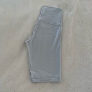 ARITZIA BABY BLUE BUTTER BICKER SHORTS